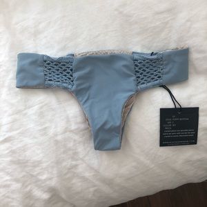 Acacia Swimwear Poppy bottoms in Sky size S